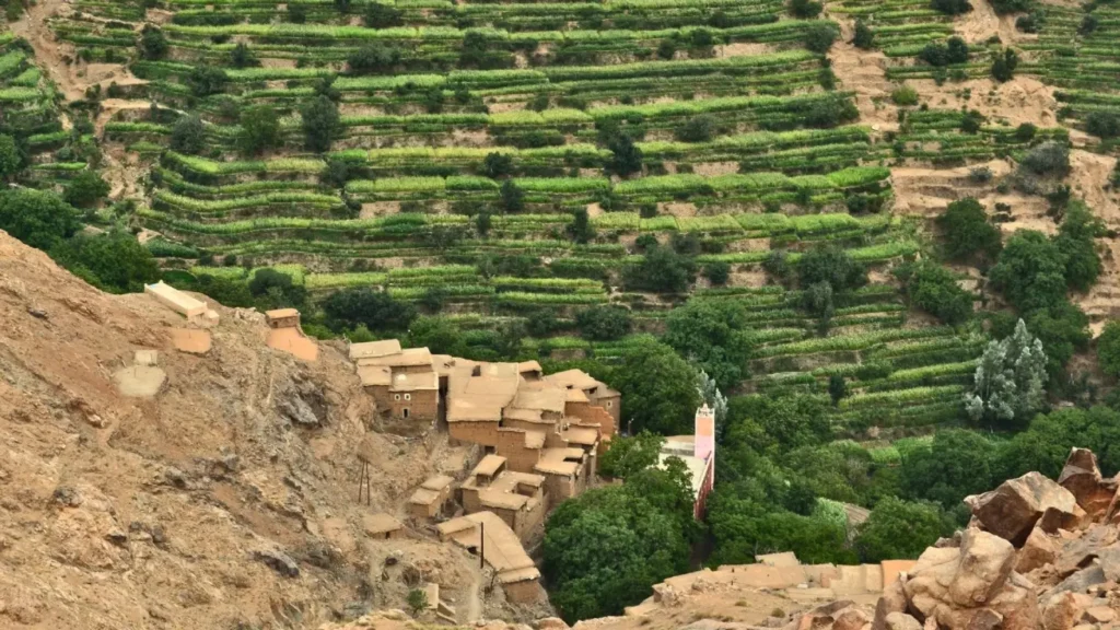 el valle de tefnoute - el pueblo de Amsouzart - el lago ifni
