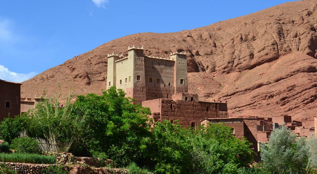 la kasbah en el valle de las rosas